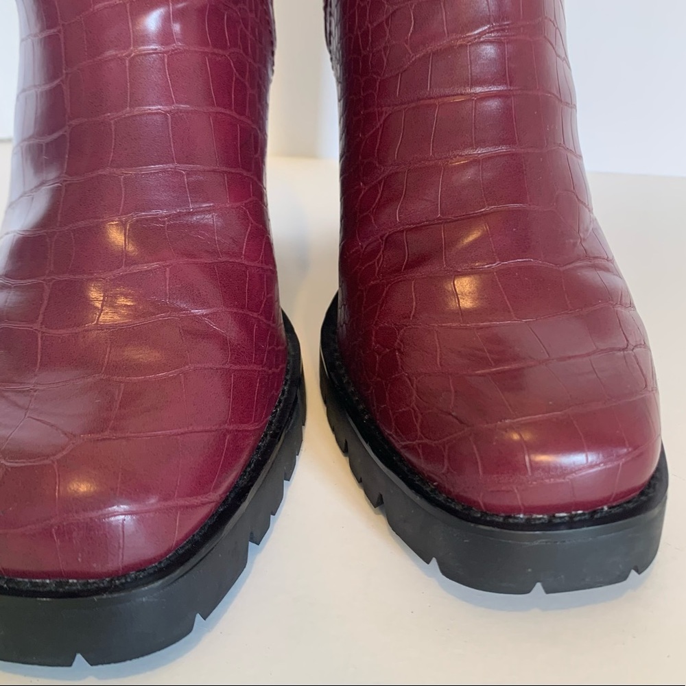 Steve Madden Ladon Chelsea Lug Sole Booties - Picture 5 of 9